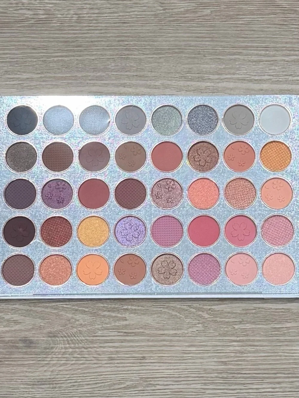 Paris Hilton FLORAL FANTASY 52pc eye & face with Blush and Contour book palette